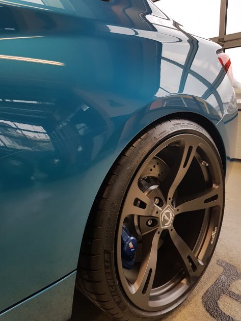 BMW M2 mit Ceramic-Beschichtung