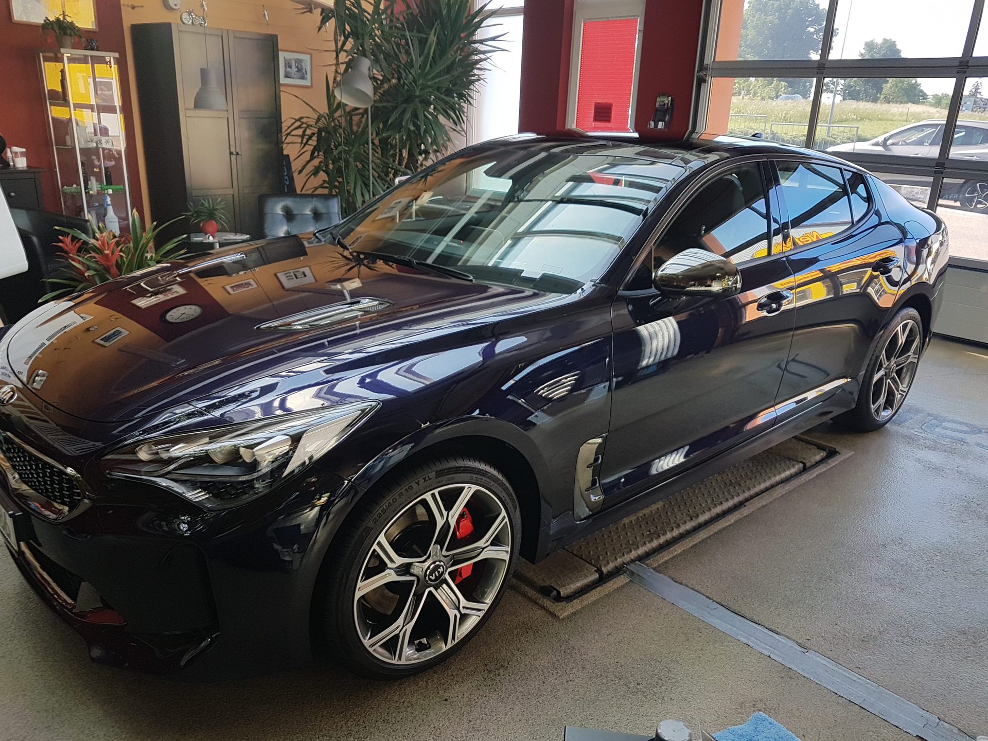 KIA Stinger mit Ceramic-Beschichtung – Bild 4