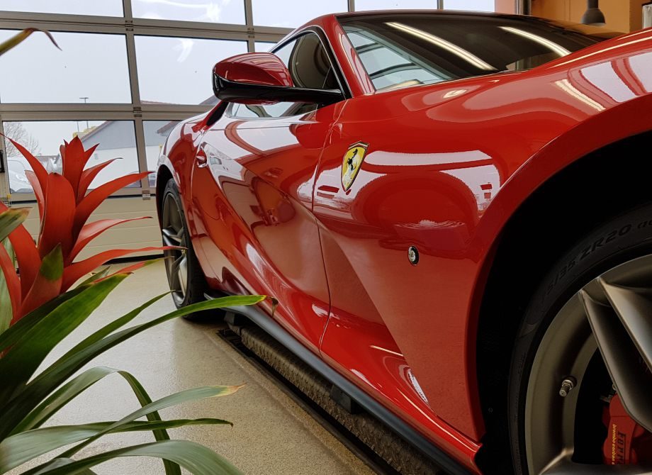 Ferrari 812 Superfast mit Ceramic-Beschichtung – Bild 3
